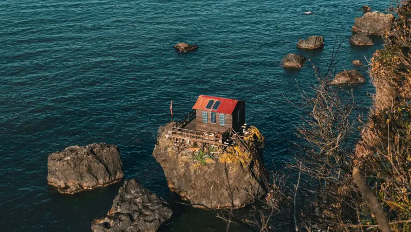 Noodstroom tiny house Groningen: off-grid vs hybride